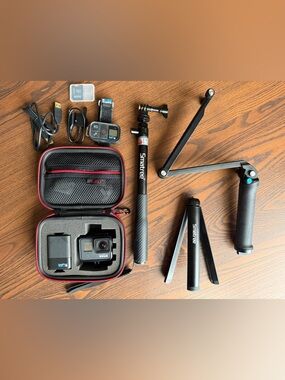 GoPro HERO 7 Action Camera Bundle with Black Carry Case and Accessories